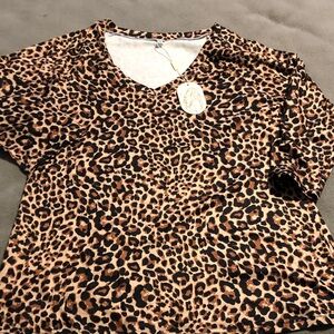 Women's Med/Large V-Neck 3/4 Sleeve Leopard Print Tops Poly/Spandex NWT